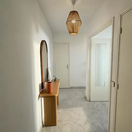 Apartment Spacieux 2 Pieces Proche Des Plages Avec Parking *